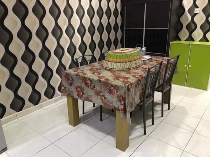 No 96 Nazirin Homestay Lumut Exterior foto